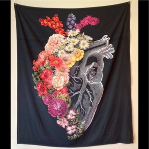 Heart flowers wall tapestry